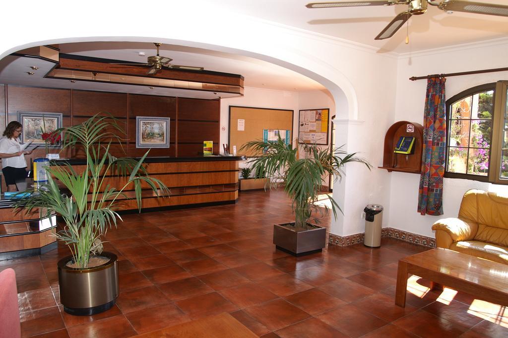 Bahia Park Hotell Cala En Porter  Exteriör bild