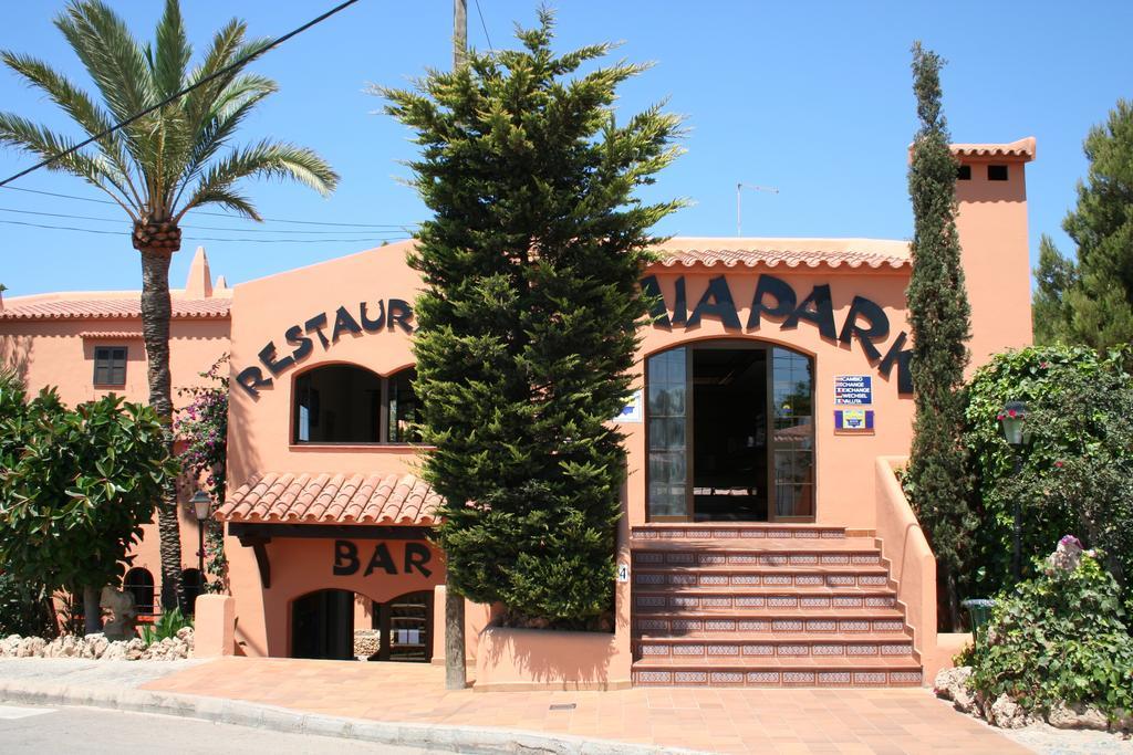 Bahia Park Hotell Cala En Porter  Exteriör bild