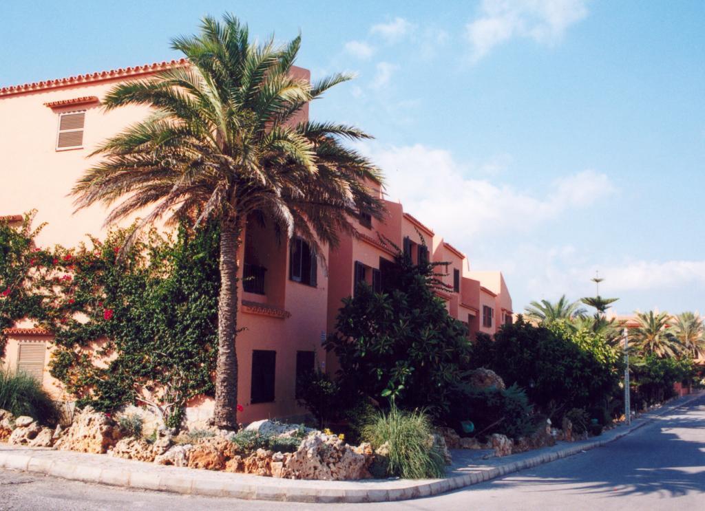 Bahia Park Hotell Cala En Porter  Exteriör bild