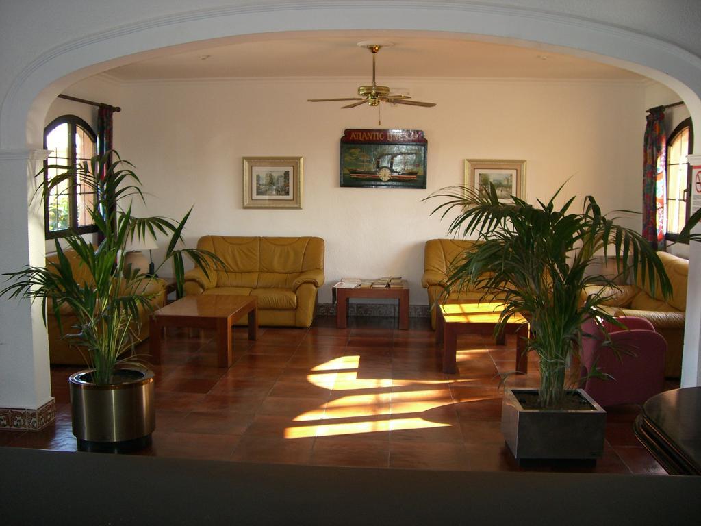 Bahia Park Hotell Cala En Porter  Exteriör bild